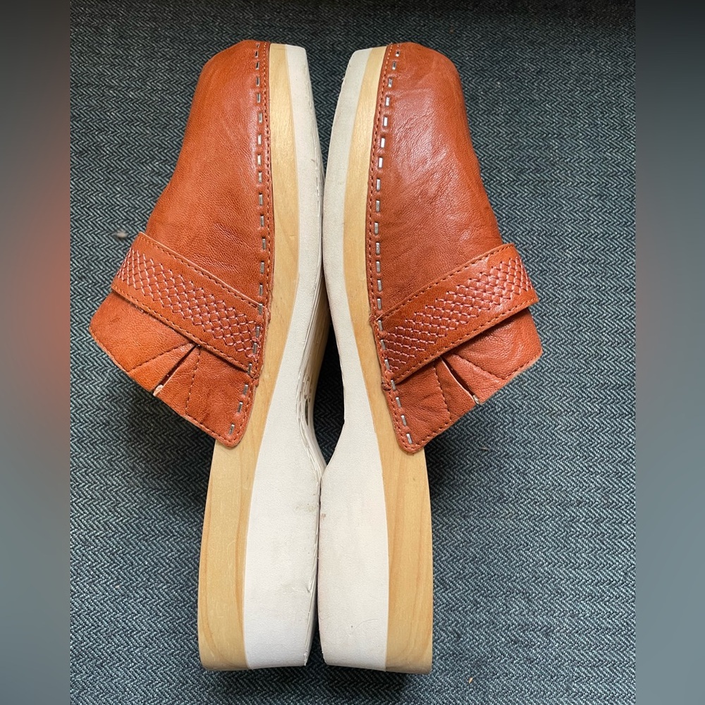 Kelsi Dagger Brooklyn Carve Mule Clog - Picture 8 of 10